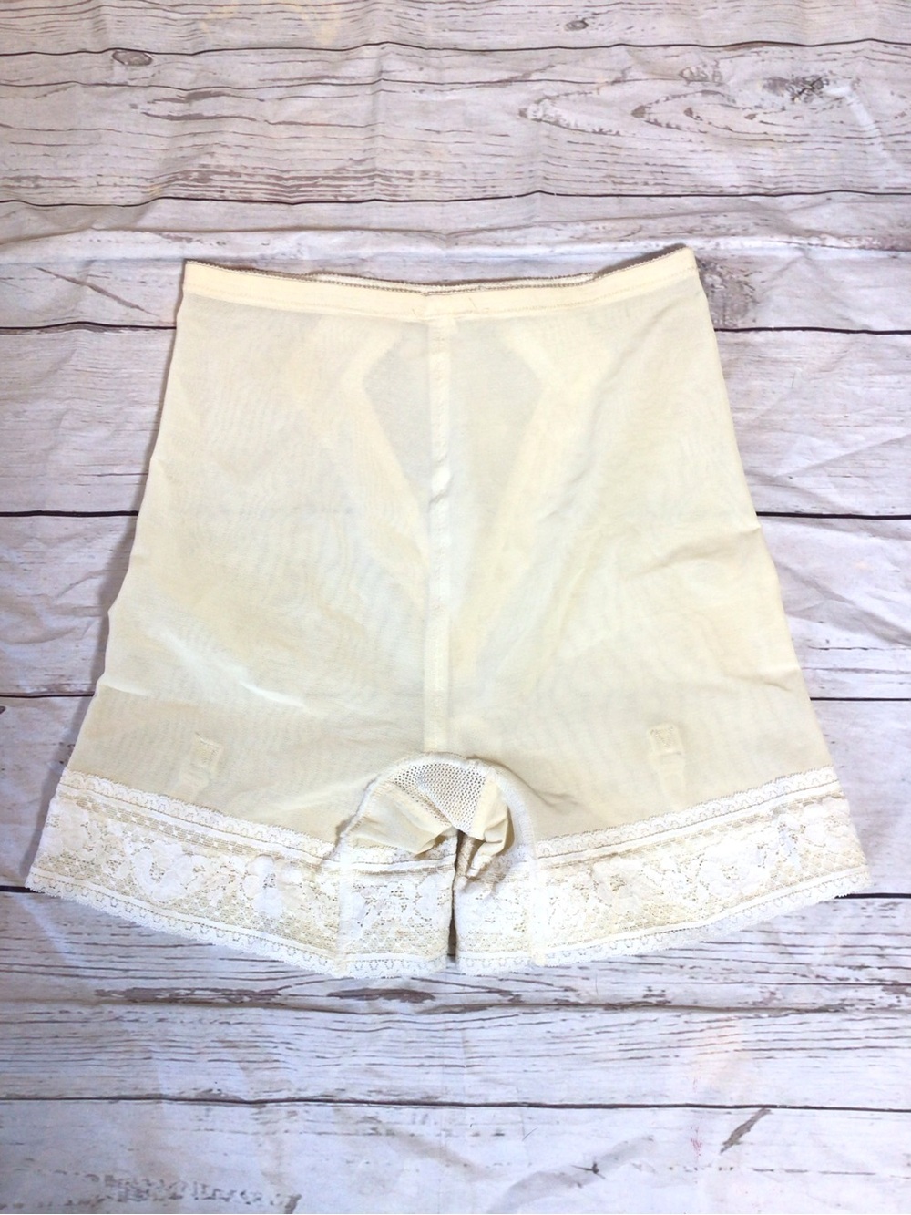 Vintage Vassarette Underneath It All Panty Girdle Shaper Long Leg Size L Lace. - Picture 6 of 10